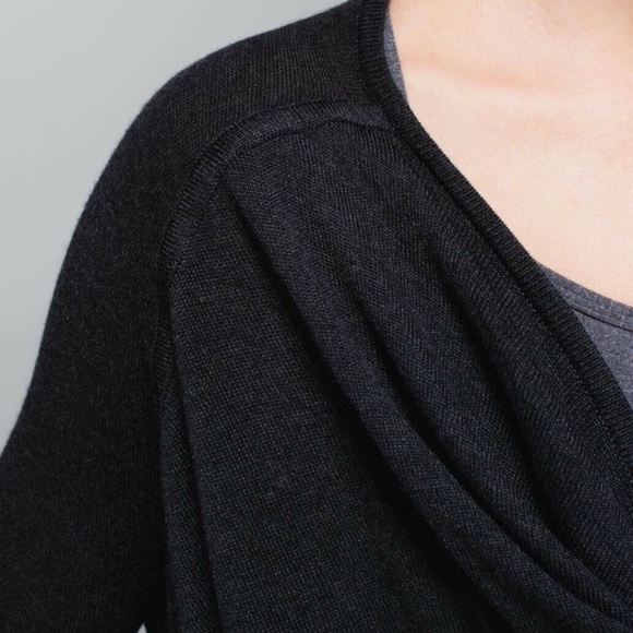 LULULEMON Twist & Wrap Cashmere Thumbhole Cardigan Sweater in Heathered Black - Picture 5 of 10